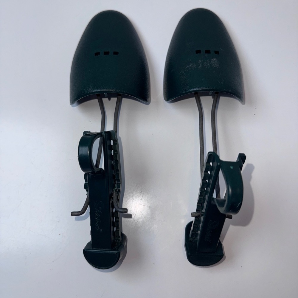 Shu-Tree Shoe Trees Men OS Green Adjustable Plastic Metal Tension Shape Keepers